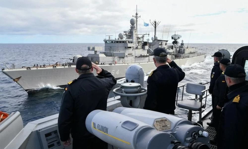 Δείτε απίστευτες φωτογραφίες από τη συνεκπαίδευση Πολεμικού Ναυτικού και ΝΑΤΟ στην Κρήτη